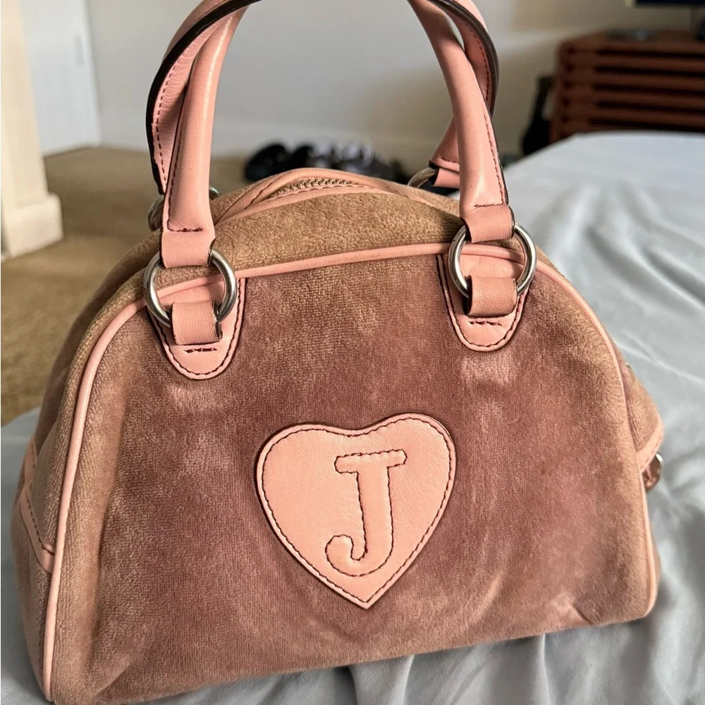 Juicy Couture compact dome